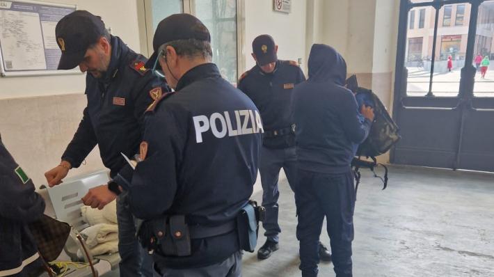 Tentata estorsione nei confronti di un minorenne: 21enne straniero arrestato dalla Polfer di Fidenza