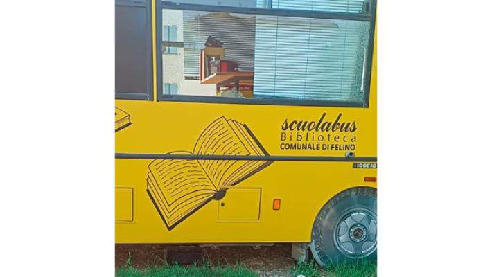 Sprangate contro il Bibliobus: vandali  al parco degli Alpini  