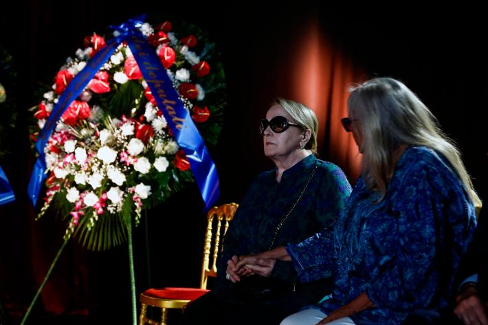 Venier e Ricciarelli alla camera ardente di Baudo