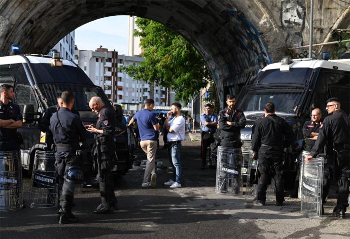 Milano, al via lo sfratto del centro sociale Leoncavallo: lo sgombero dopo 31 anni dall'occupazione