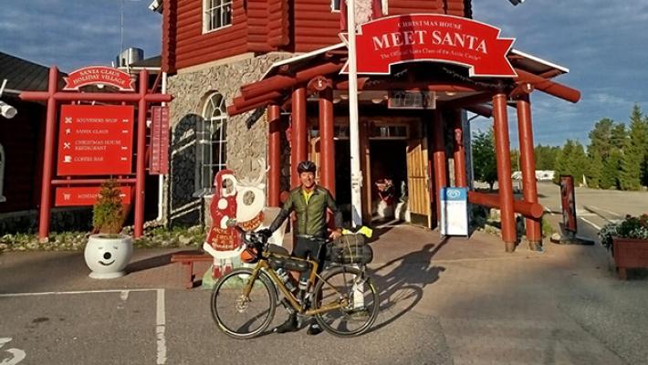 L'impresa di Giovanni: &laquo;Che magia arrivare a Capo Nord in bici&raquo;