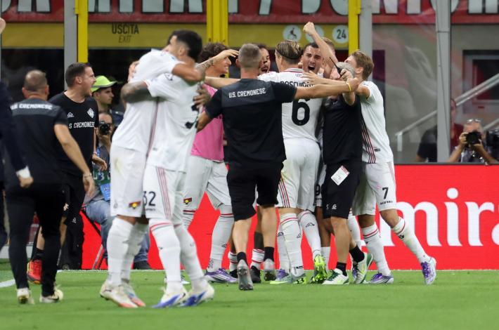 La Cremonese espugna San Siro vincendo 2-1 sul Milan. Gasperini all'esordio batte il Bologna - Risultati e classifica  