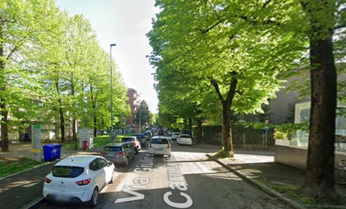 Anziano in bici cade in via Carmignani: portato al pronto soccorso