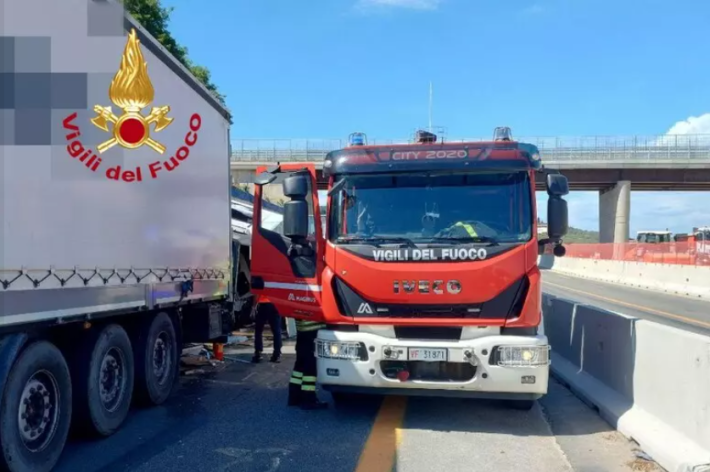 Schianto con 2 tir sull'A1, morta una 21enne