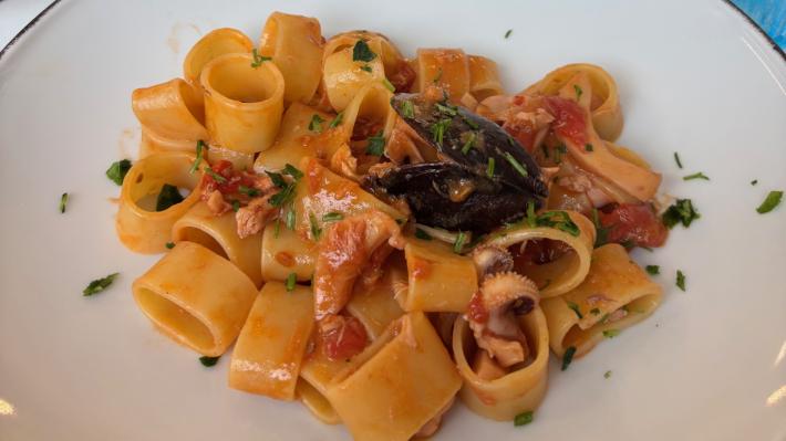 Un po' ristorante e un po' gastronomia Nel nome del mare