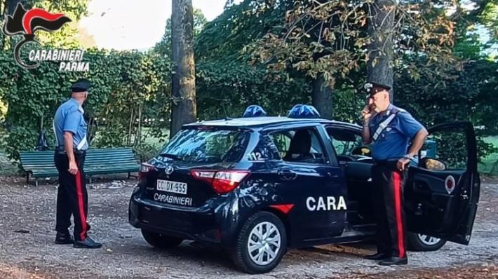 Parma: continuano i controlli al parco ducale. Denunciato 33enne straniero per porto abusivo di armi e oggetti atti a offendere. 20enne italiana per resistenza. 29enne straniero per resistenza. 