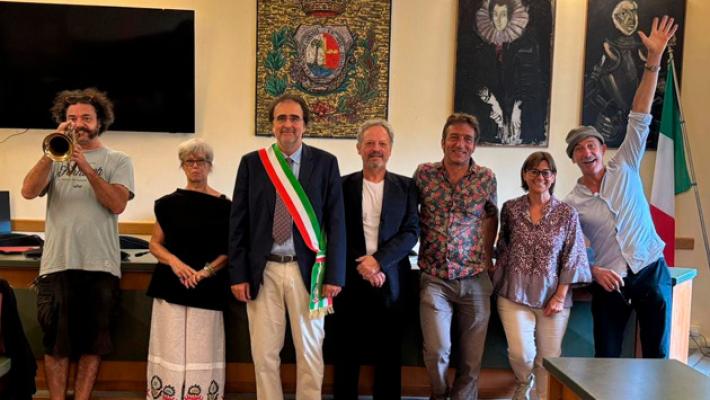 &laquo;Noi, sposi in municipio con lo stesso cognome del paese: Colorno&raquo;