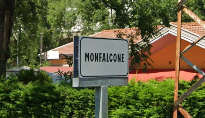 Abusi su una 19enne a bordo di un bus, arrestato un 32enne