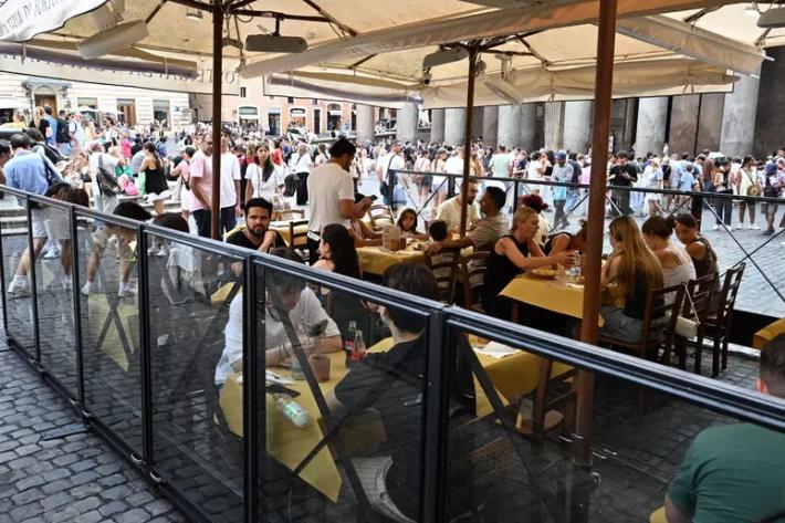  Dehors liberi fino a met&agrave; 2027,un anno in pi&ugrave; per il riordino