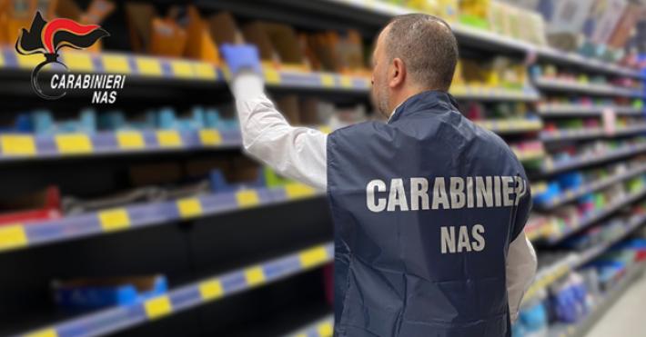 Nas di Parma: sequestrati 34 kg di alimenti scaduti per animali 