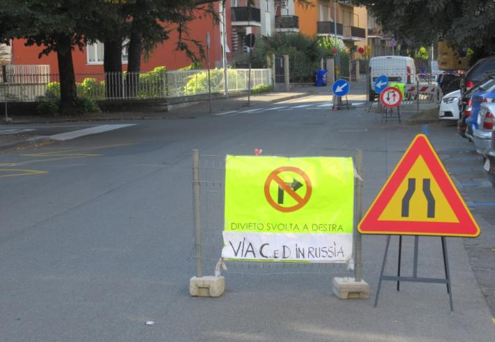 Segnali stradali &laquo;defunti&raquo;: a volte ritornano. Per&ograve; con la&hellip;spiegazione