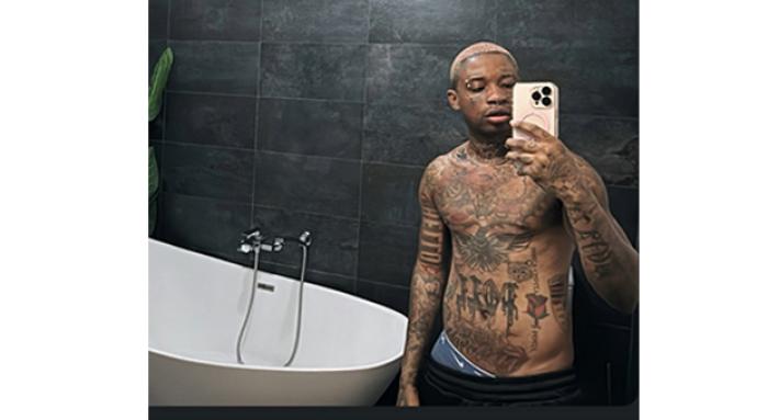 Festival di Open: Bello Figo spostato a domani