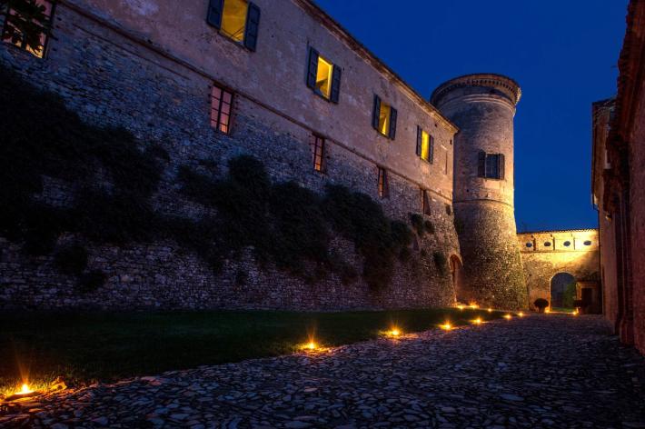Visita notturna al castello di Scipione alla scoperta dei suoi luoghi segreti