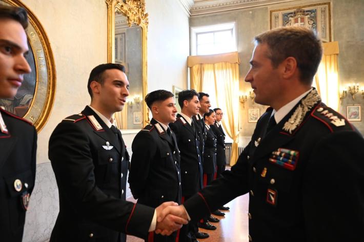 Marescialli allievi carabinieri a Parma: nove giovani militari per la formazione sul campo