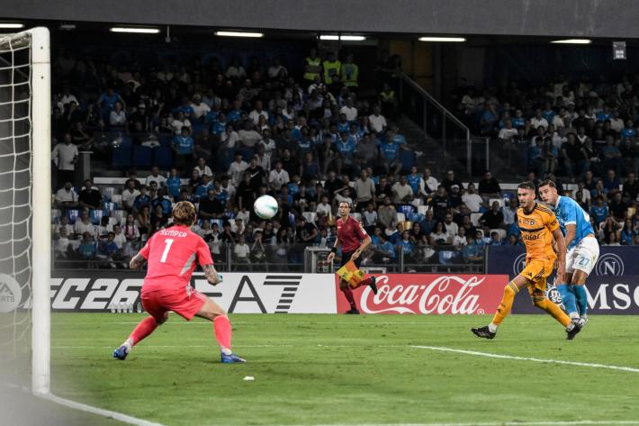 Napoli batte Pisa 3-2