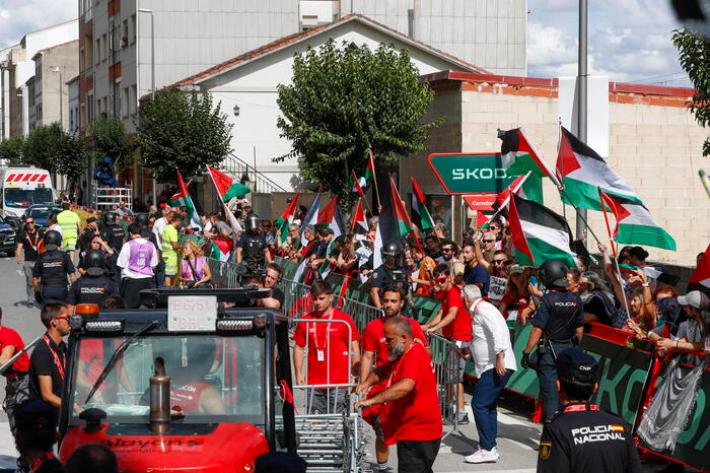 Comune di Bologna, team Israele sia escluso da Giro Emilia