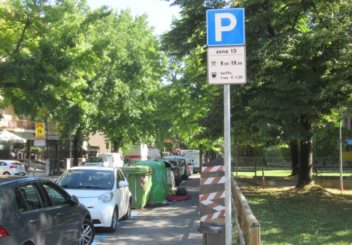 Righe blu in pausa pranzo, Vignali all'attacco 