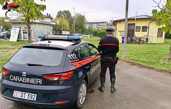 Parma: sorpresi dai carabinieri mentre rubano all&rsquo;interno di un chiosco. 35enne e 45enne stranieri arrestati e tradotti in carcere