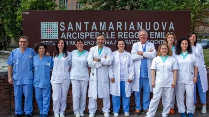 Bambino di un anno riacquista l'udito con un impianto smart