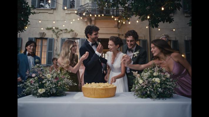 VML Italy firma il nuovo posizionamento globale  di Parmigiano Reggiano con la nuova campagna &ldquo;Pi&ugrave; grande, insieme&rdquo;