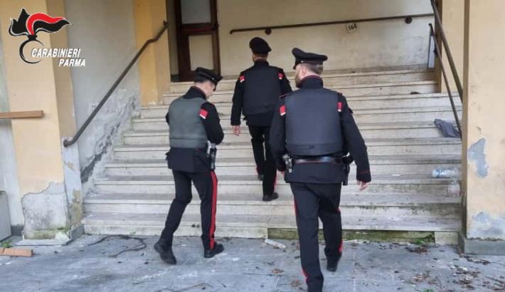 Salsomaggiore Terme: controlli nelle strutture alberghiere in stato di abbandono - Identificati alcuni stranieri in Italia senza fissa dimora - nel corso dei controlli arrestato un 22enne straniero ev