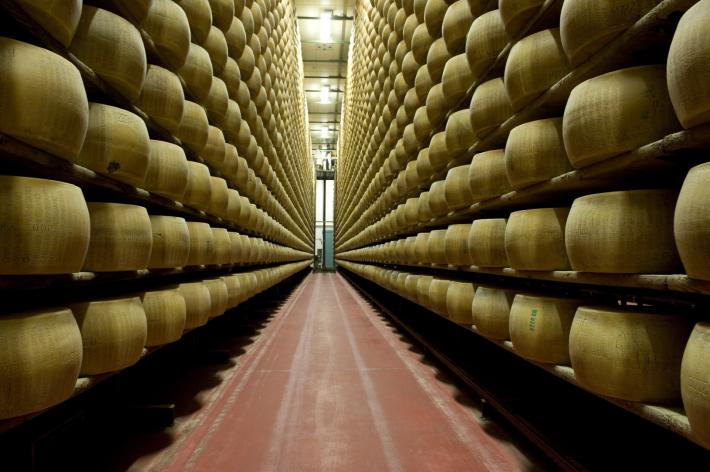 Il Consorzio del Parmigiano Reggiano pubblica il suo primo bilancio di sostenibilit&agrave;