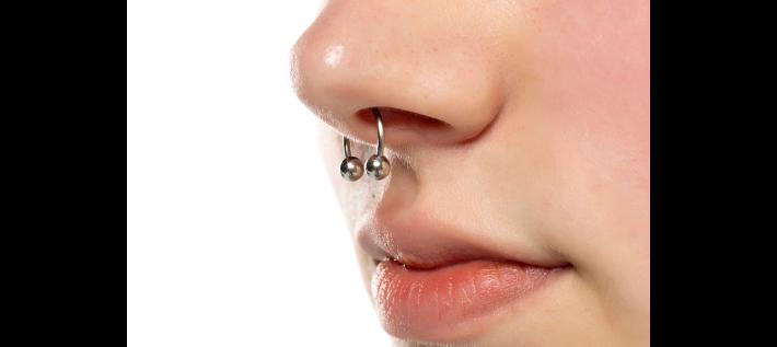 Un piercing al naso per monitorare il respiro senza fastidi