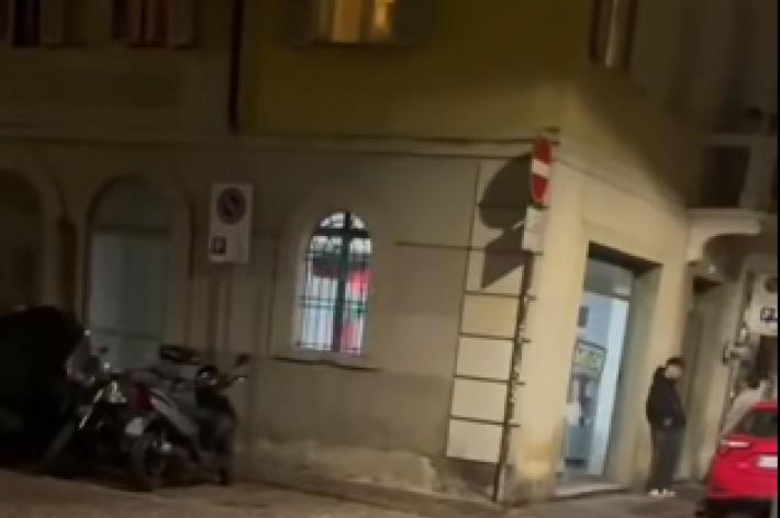 Cori fascisti nella sede di Fratelli d'Italia a parma, scoppia la polemica 