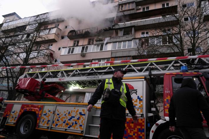 Ucraina, centinaia di missili e droni russi su Kiev: un morto e 15 feriti