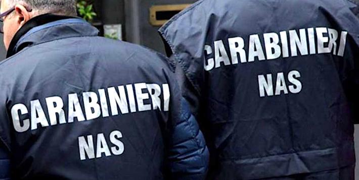Sequestrate 3.856 confezioni di cosmetici irregolari