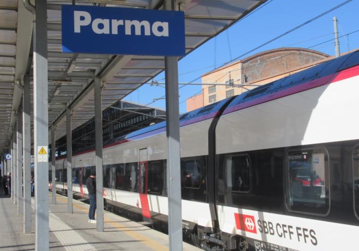 Dal 14 dicembre l&rsquo;Eurocity da Zurigo cambia orari e arriva a Firenze. Da Parma per la Svizzera partenza alle 10.10, arrivo dalla Svizzera alle 19.28 