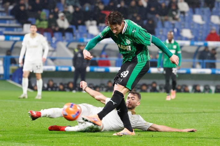 Ladri a casa del calciatore Pinamonti mentre &egrave; in campo per Sassuolo-Pisa: in casa c'erano i figli piccoli, bottino ingente 