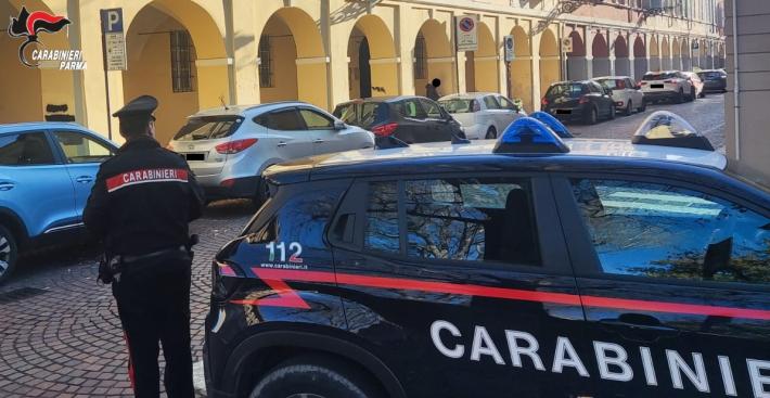 Parma: setacciano le autorimesse di un parcheggio finche&rsquo; non ne trovano una aperta da dove rubano un&rsquo;auto.  Nei guai due pregiudicati 30enni 