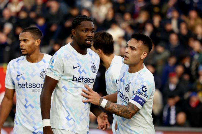 L'Inter vince a Pisa (2-0) e tiene il passo del Milan. Il Lecce batte il Toro (2-1) e supera il Parma - Risultati e classifica