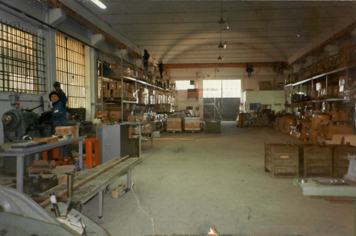 Ogni azienda, per crescere, deve saper riconoscere quando &egrave; il momento di cambiare rotta.&nbsp;Per CMS, quel momento arriv&ograve; dopo pochi anni di attivit&agrave;.