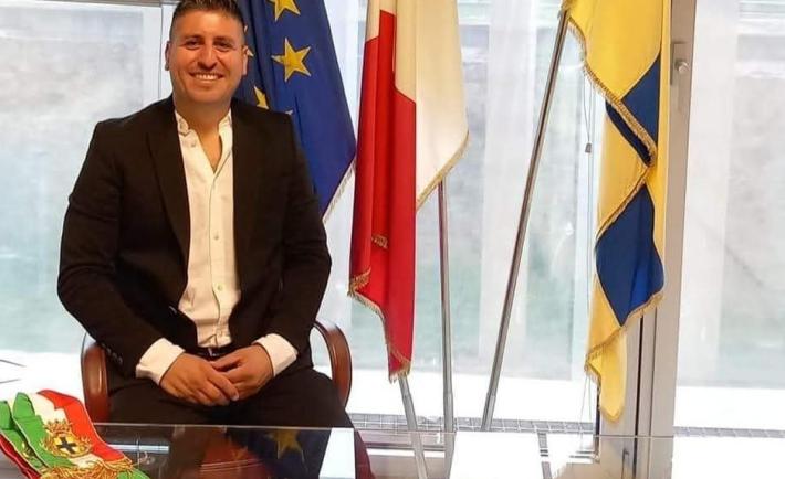 Svent&ograve; uno scippo inseguendo i malviventi, Hassan (premiato con la benemerenza): " E' lo spirito della Croce Rossa"