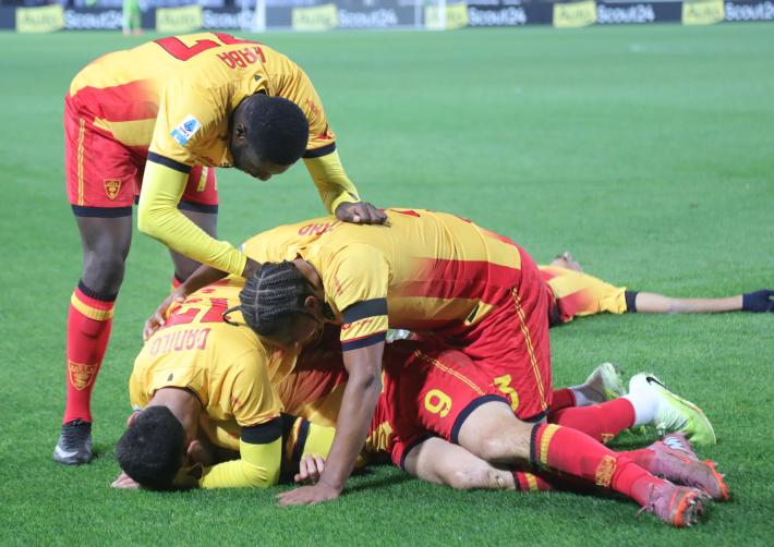 Un gol di Stulic fa balzare in alto il Lecce e affonda il Pisa - Risultati e classifica