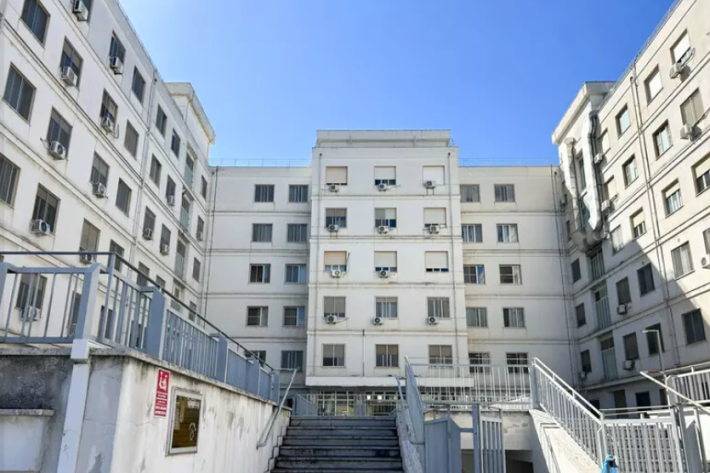 Muore a 39 anni in pronto soccorso dopo un dolore toracico, indaga la Procura