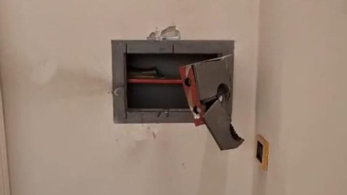 Fanno saltare la cassaforte  e rubano tutti i  gioielli  