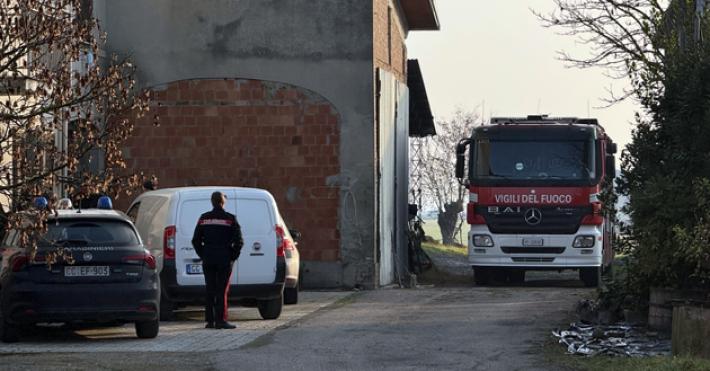 Incendi di sterpaglie, vigili del fuoco in via Resga 