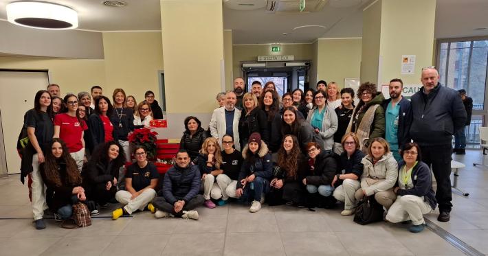 Una panchina rossa per ricordare la storica Oss Agata Musmarra