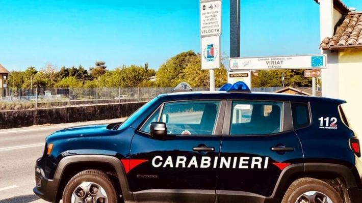 RUBA PUNTE DI GRANA E TRANCI DI PROSCIUTTO ALL&rsquo;INTERNO DI UN SUPERMERCATO E SCAPPA DA UN&rsquo;USCITA SECONDARIA. 40ENNE ITALIANO DENUNCIATO PER FURTO.