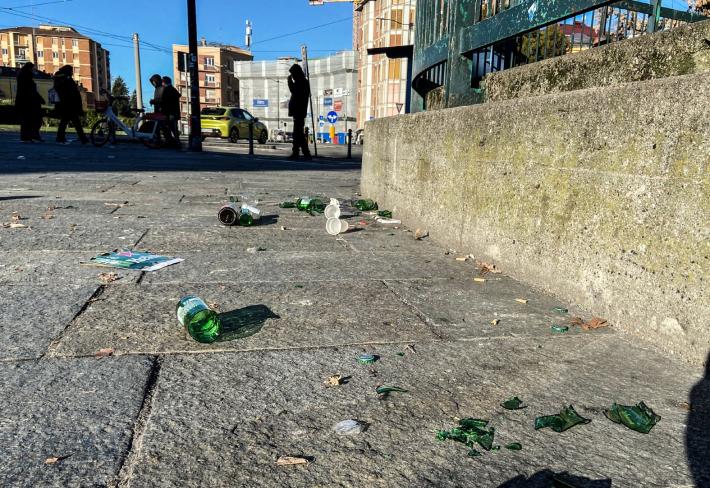 Piazzale Santa Croce ridotta a discarica