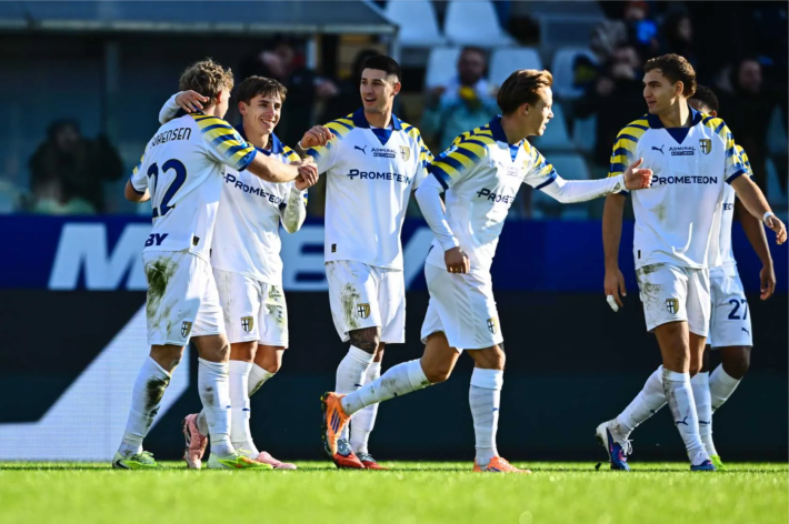 Verso Lecce-Parma: rientra Benedyczak, "ballottaggio" fra Valenti e Britschgi in difesa 