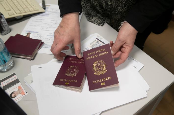 &laquo;Un &ldquo;miracolo&rdquo; in 3 ore e mezza: complimenti all'ufficio passaporti&raquo;