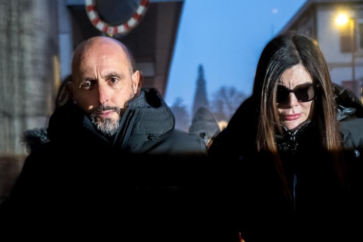 Arrestato il gestore di Le Constellation: &ldquo;Rischio di fuga&rdquo;. La moglie ai domiciliari con il braccialetto elettronico: "Chiedo scusa"