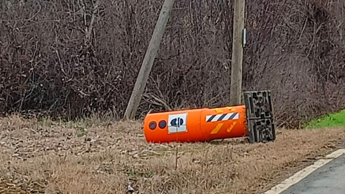 Dissuasore di velocit&agrave; abbattuto a Bussato