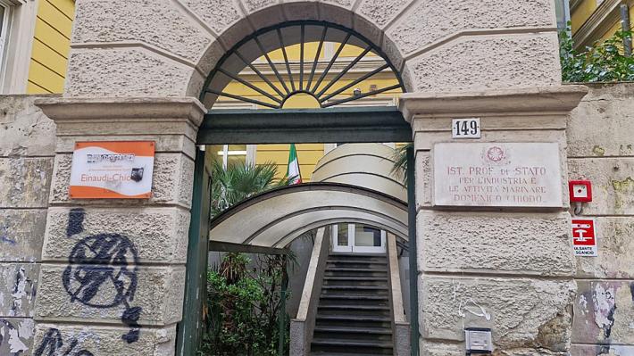  Accoltellamento a scuola, gravissimo studente di 18 anni 