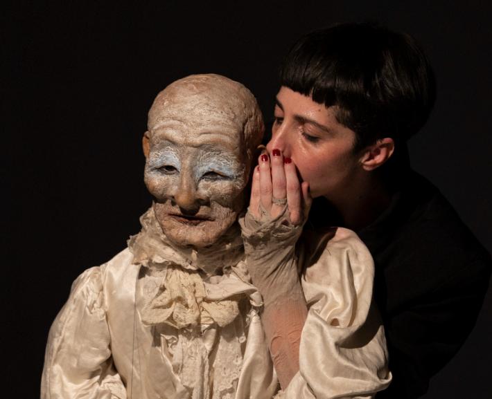 NON TOCCARE Al Teatro al Parco evocando Kazuo Ohno s la danza butō  Michela Aiello e il suo doppio in <Prayer (For quiet)>, produzione Solares Briciole