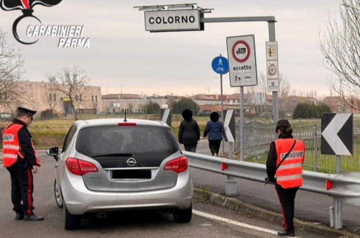 18enne con un coltello in tasca a Fontanellato: denunciato
